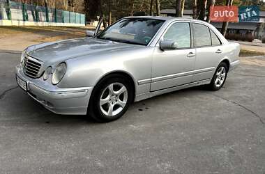 Седан Mercedes-Benz E-Class 2001 в Вараші