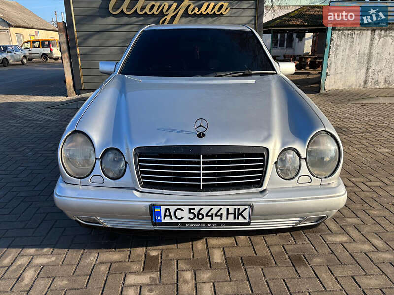 Седан Mercedes-Benz E-Class 1997 в Любешове