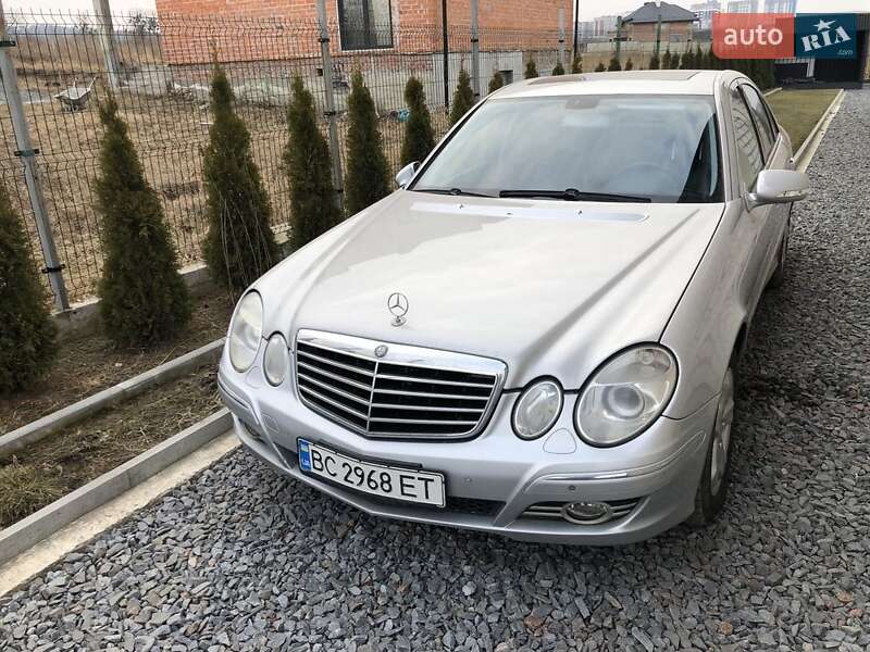 Седан Mercedes-Benz E-Class 2003 в Львові
