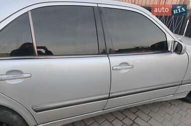 Седан Mercedes-Benz E-Class 2001 в 