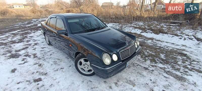 Седан Mercedes-Benz E-Class 1996 в Прилуках