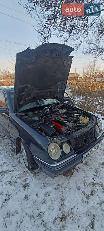 Седан Mercedes-Benz E-Class 1996 в Прилуках