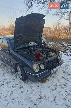 Седан Mercedes-Benz E-Class 1996 в Прилуках