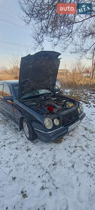 Седан Mercedes-Benz E-Class 1996 в Прилуках