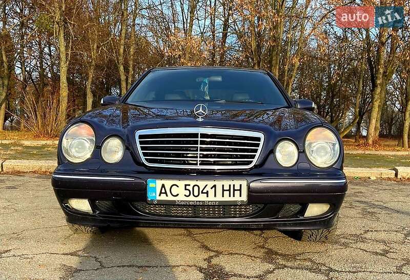 Седан Mercedes-Benz E-Class 2001 в Владимире