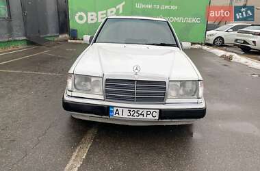 Седан Mercedes-Benz E-Class 1986 в Києві