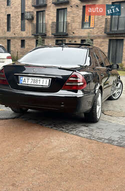 Седан Mercedes-Benz E-Class 2002 в 
