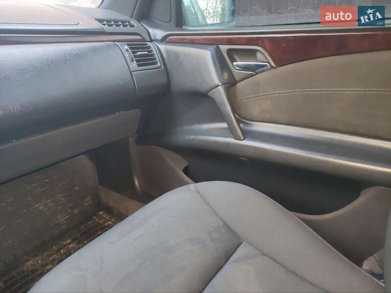 Седан Mercedes-Benz E-Class 1997 в Самборе