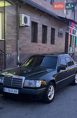 Седан Mercedes-Benz E-Class 1987 в Мостиске