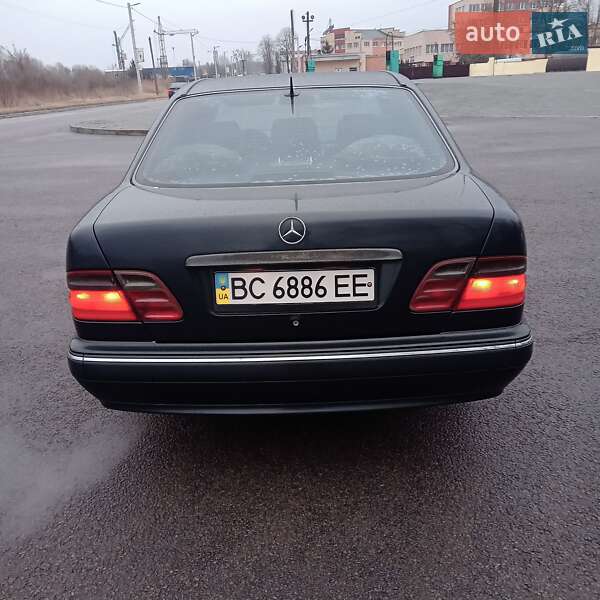 Седан Mercedes-Benz E-Class 2000 в Львове