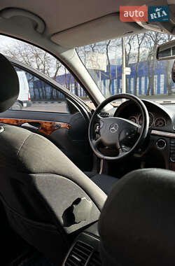 Седан Mercedes-Benz E-Class 2004 в 