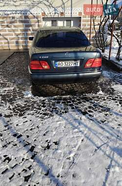 Седан Mercedes-Benz E-Class 1998 в 