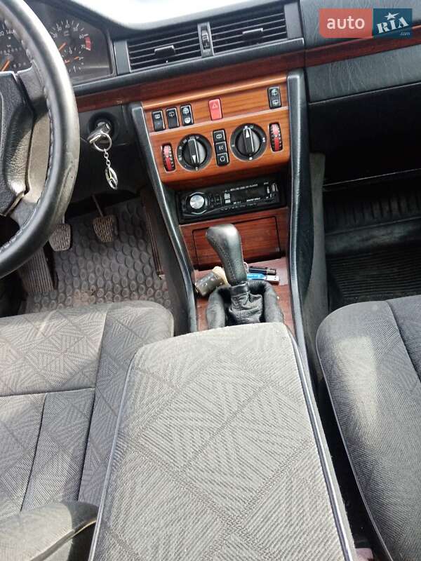 Универсал Mercedes-Benz E-Class 1996 в Понинке