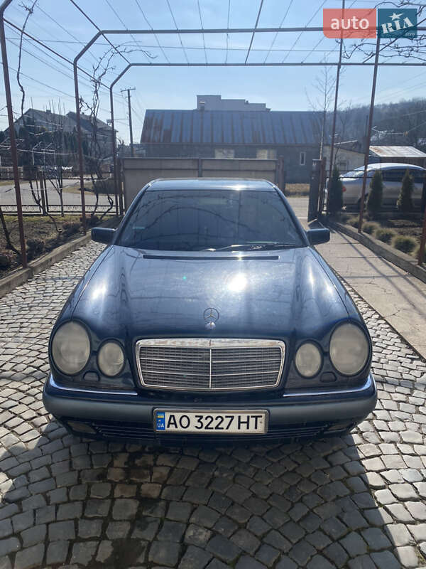 Седан Mercedes-Benz E-Class 1998 в 