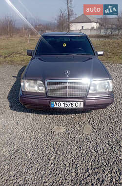 Седан Mercedes-Benz E-Class 1995 в Іршаві