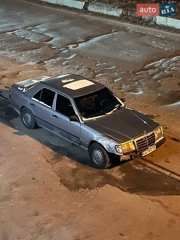 Mercedes-Benz E-Class 1988