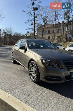 Седан Mercedes-Benz E-Class 2012 в Львові