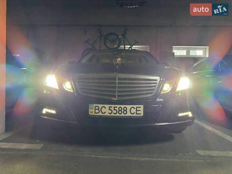 Седан Mercedes-Benz E-Class 2010 в Львове