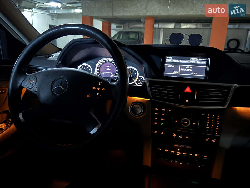 Седан Mercedes-Benz E-Class 2010 в Львове