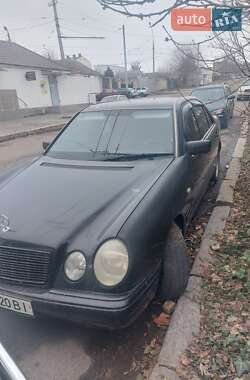 Седан Mercedes-Benz E-Class 1996 в Николаеве