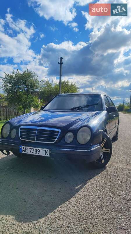 Mercedes-Benz E-Class 2000