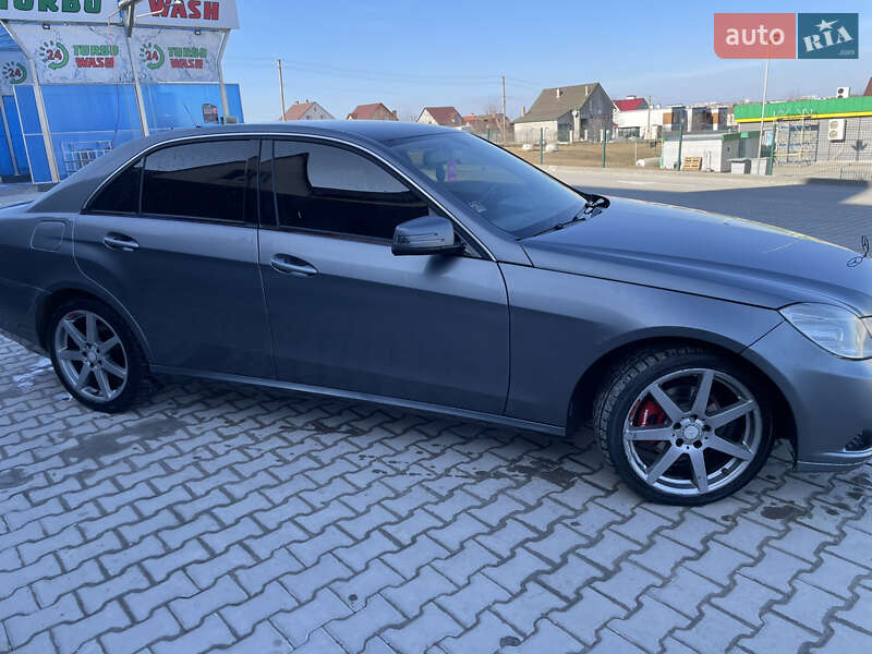 Седан Mercedes-Benz E-Class 2011 в Каменец-Подольском