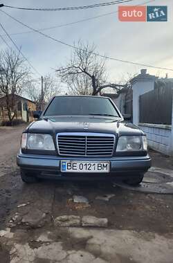 Седан Mercedes-Benz E-Class 1995 в Николаеве