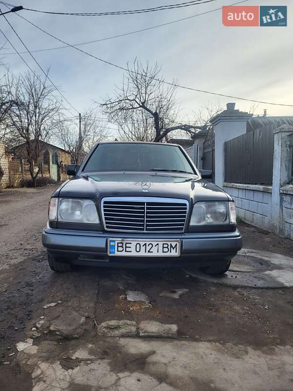 Mercedes-Benz E-Class 1995