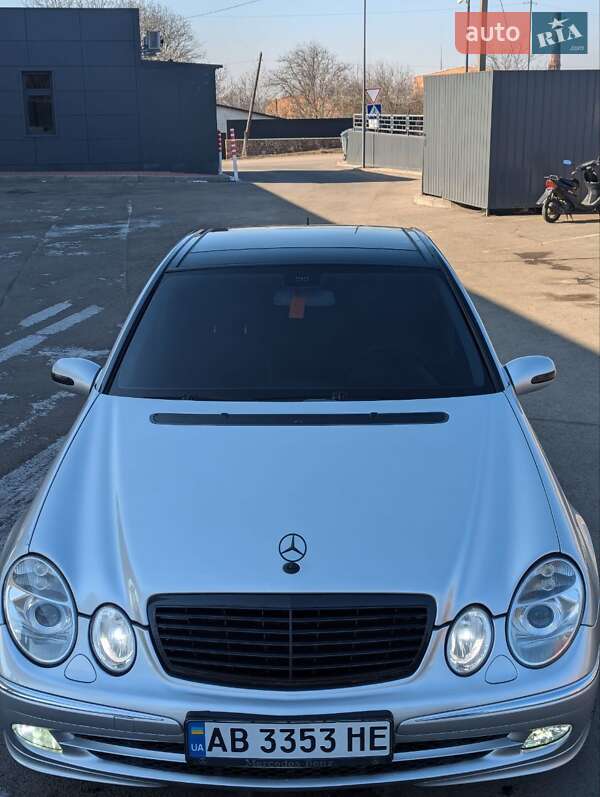 Седан Mercedes-Benz E-Class 2004 в Бершаді