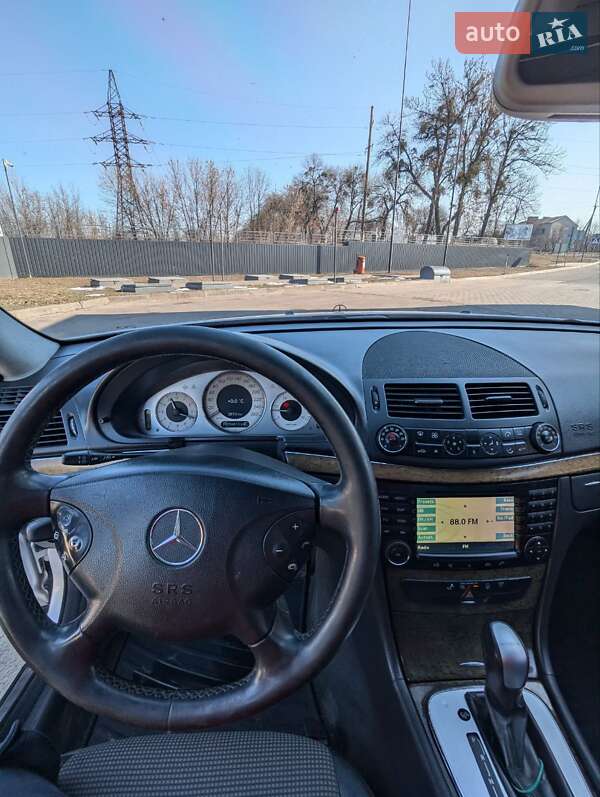 Седан Mercedes-Benz E-Class 2004 в Бершаді
