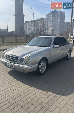 Седан Mercedes-Benz E-Class 1997 в Черкасах