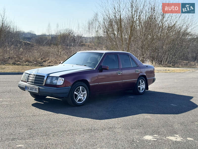 Mercedes-Benz E-Class 1992