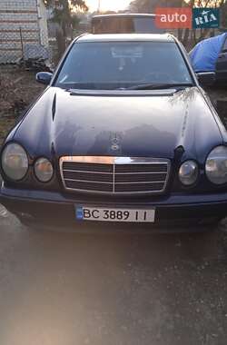 Седан Mercedes-Benz E-Class 1998 в Стрию