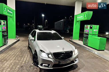 Седан Mercedes-Benz E-Class 2009 в Хусте