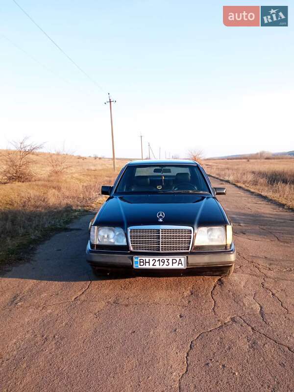 Седан Mercedes-Benz E-Class 1990 в Ширяєвому