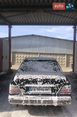 Седан Mercedes-Benz E-Class 1988 в 