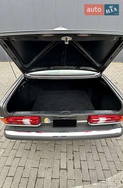 Седан Mercedes-Benz E-Class 1986 в 