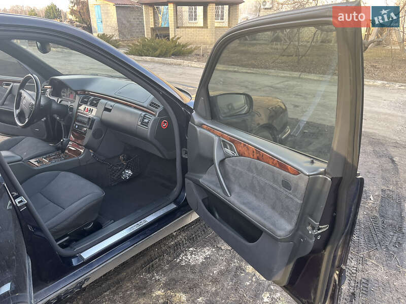 Седан Mercedes-Benz E-Class 2002 в Харькове