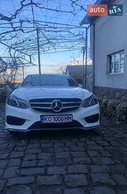 Седан Mercedes-Benz E-Class 2012 в Иршаве