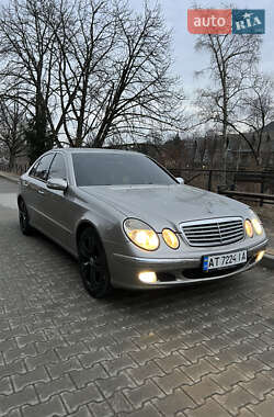 Седан Mercedes-Benz E-Class 2004 в Косове