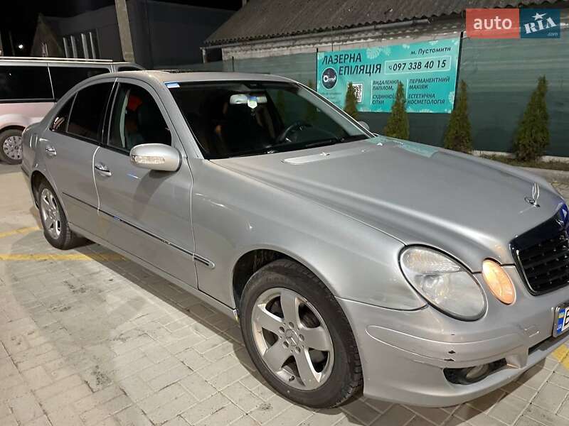Седан Mercedes-Benz E-Class 2002 в Пустомитах