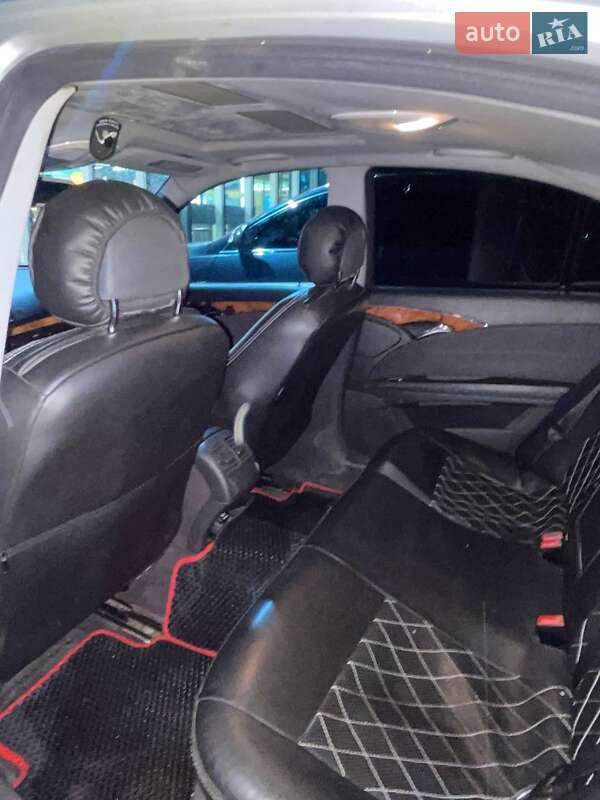 Седан Mercedes-Benz E-Class 2002 в Пустомитах