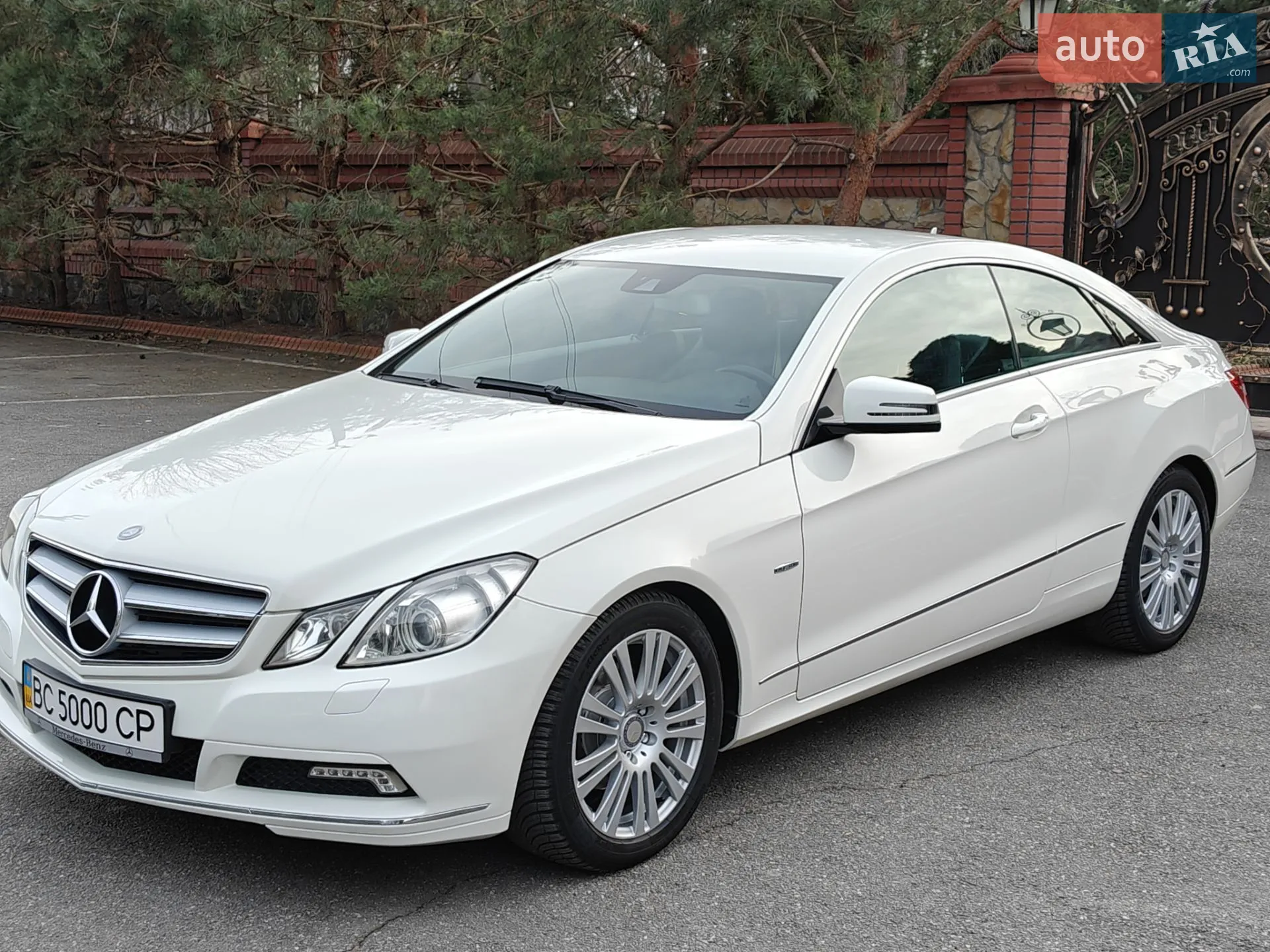 2010 Mercedes-Benz E-klasse - фото 1