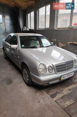 Седан Mercedes-Benz E-Class 1999 в Киеве