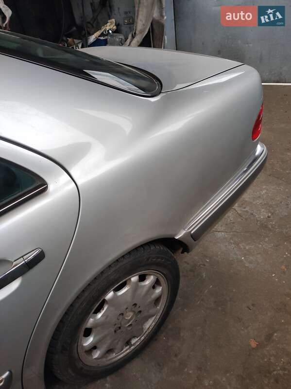 Седан Mercedes-Benz E-Class 1999 в Киеве
