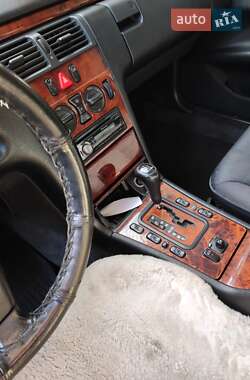 Седан Mercedes-Benz E-Class 1999 в 