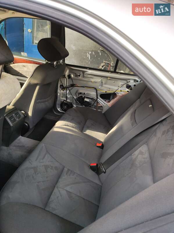 Седан Mercedes-Benz E-Class 1999 в Киеве