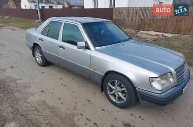 Седан Mercedes-Benz E-Class 1993 в Белой Церкви