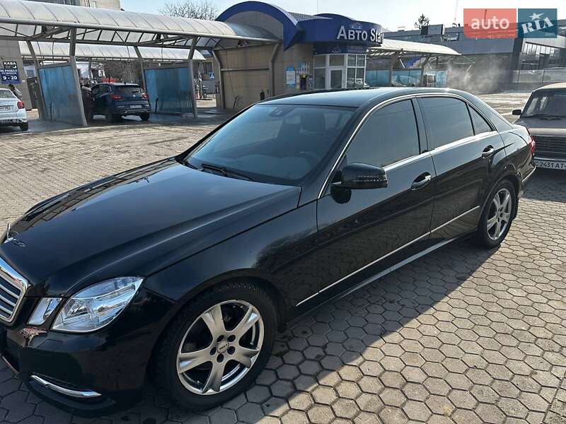 Седан Mercedes-Benz E-Class 2012 в Луцке