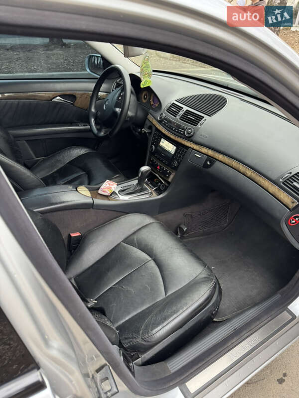 Седан Mercedes-Benz E-Class 2002 в Черновцах